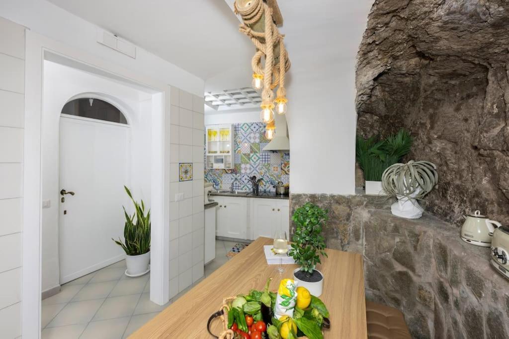 House On The Rock Apartment Positano Exterior foto