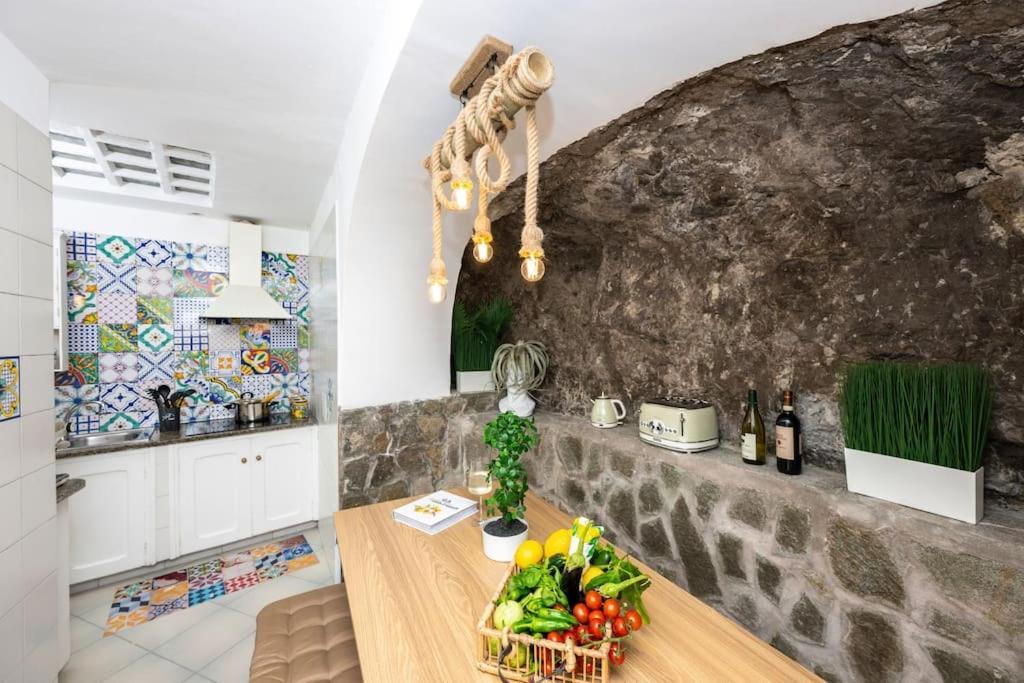 House On The Rock Apartment Positano Exterior foto